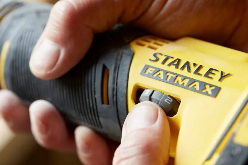 Багатофункціональний акумуляторний інструмент Stanley FatMax SFMCE500B (без АКБ та ЗП)