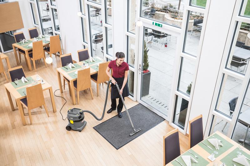 Пилосос для сухого та вологого прибирання Karcher NT 22/1 Ap (1.378-600.0)