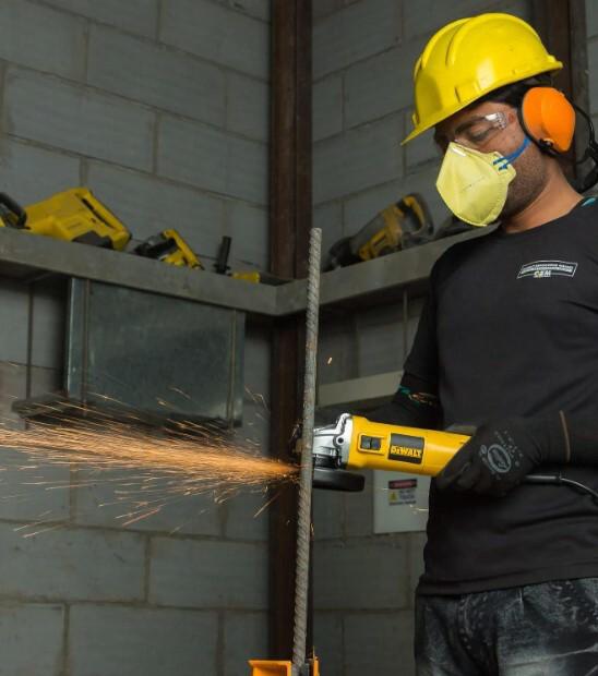 Шліфмашина кутова DeWalt DWE4119
