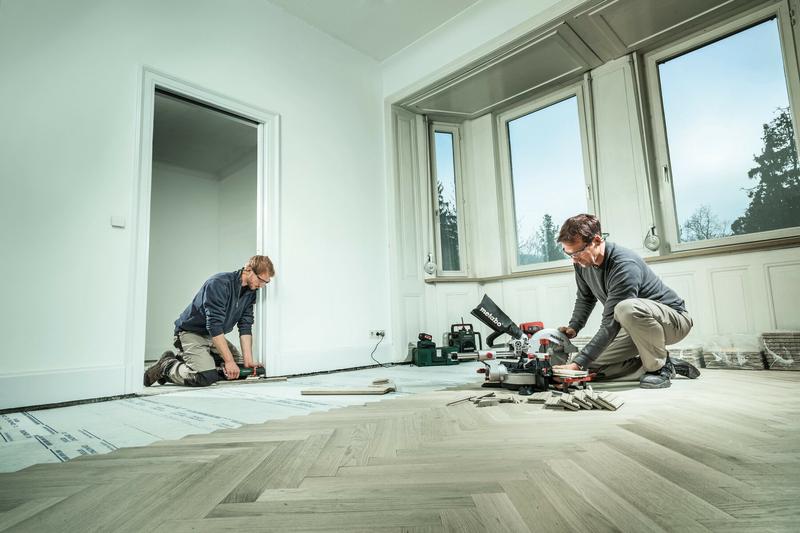 Акумуляторна пила торцювальна Metabo KGS 18 LTX 216 (619001850) (без акумулятора і ЗП)