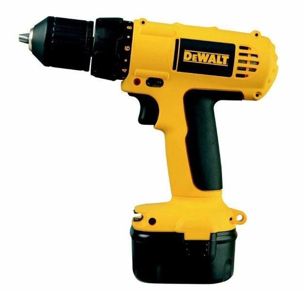 Дриль-шурупокрут DeWALT DC740KAT