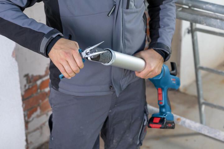 Акумуляторний пістолет для герметика Bosch GCG 18V-600 (06019C4001) без АКБ та ЗП
