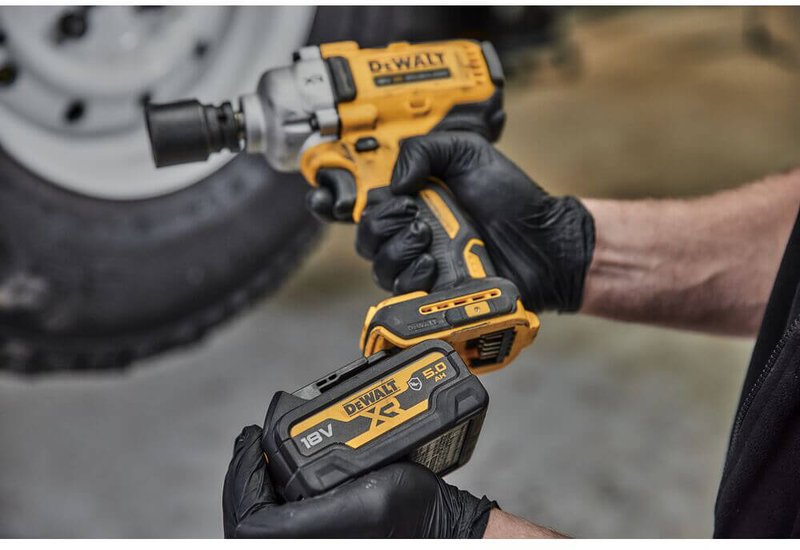 Гайкокрут ударний акумуляторний безщітковий DeWALT DCF891N