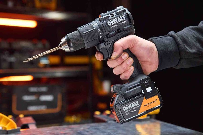 Дриль-шурупокрут ударний McLaren F1 TEAM SPECIAL EDITION DeWALT DCD86MM1T