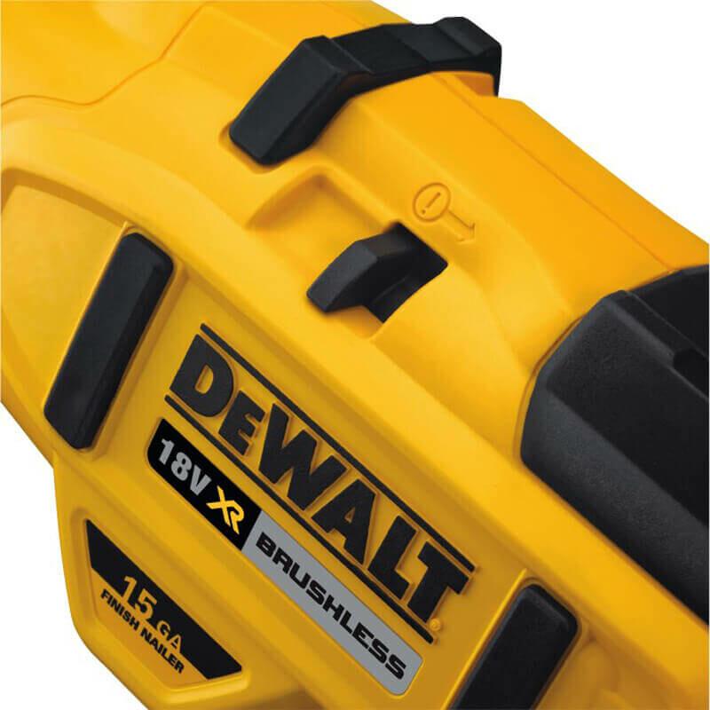 Акумуляторний цвяхозабивач DeWALT DCN650N (без акумулятора і ЗП)