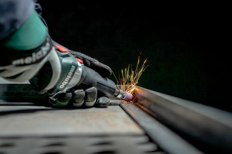 Акумуляторна прямошліфувальна машина Metabo GVB 18 LTX BL 11-28, без АКБ и ЗП (600826840)