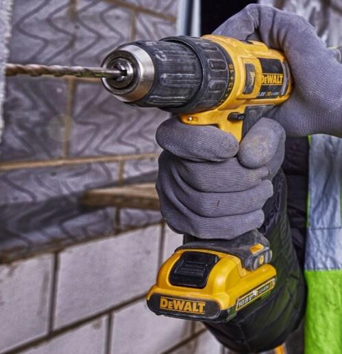 Акумуляторний дриль-шурупокрут DeWALT DCD716D2