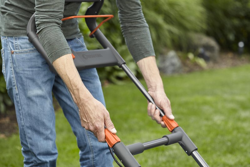 Електрична газонокосарка Gardena PowerMax 1800/42 з мульчуванням (05042-20)