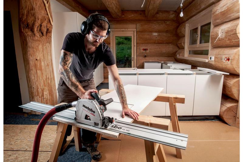 Акумуляторна погружная дискова пилка Metabo KT 18 LTX 66 BL АКБ, metaBOX (601866660)