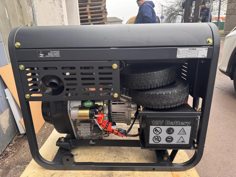 Дизельний генератор Hyundai DHY8500LEK