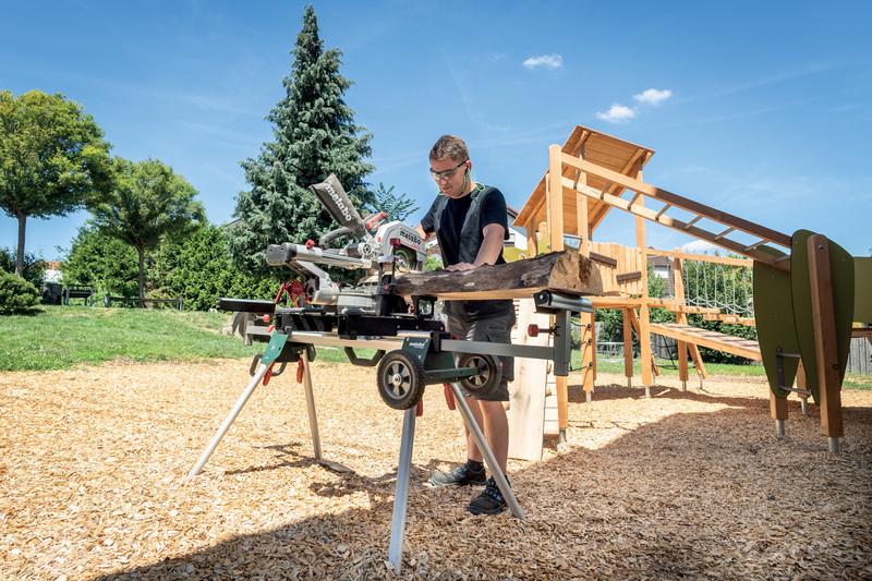 Акумуляторна торцювальна пила Metabo KGS 18 LTX BL 305, без АКБ та ЗП (614305850)