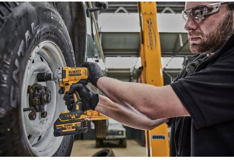 Гайкокрут ударний акумуляторний безщітковий DeWALT DCF891P2G