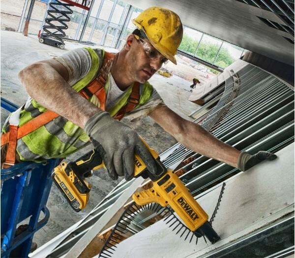 Шурупокрут акумуляторний безщітковій DeWALT DCF620D2