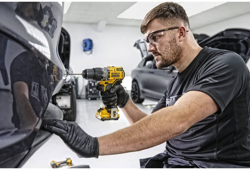 Дриль-шурупокрут акумуляторний безщітковий ударний DeWALT DCD706D2