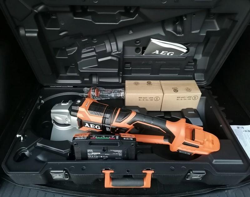 Болгарка кутова AEG BEWS 18-230 BL LI-602C (4935464816)
