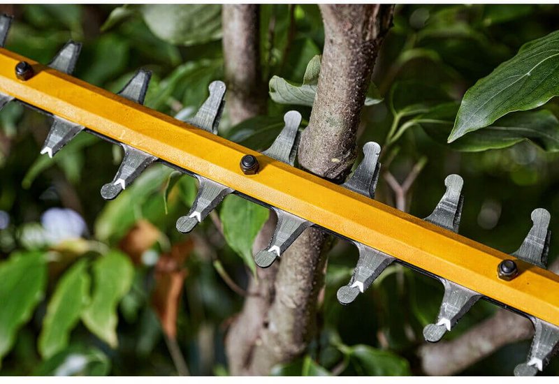 Кущоріз акумуляторний безщітковий DeWALT DCMHT573X1