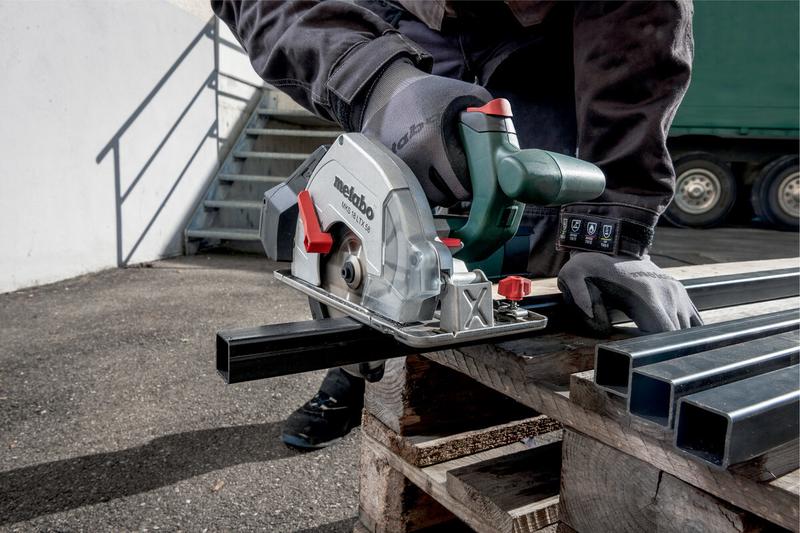 Акумуляторна дискова пила по металу Metabo MKS 18 LTX 58 Каркас (600771890) (без акумулятора і ЗП)