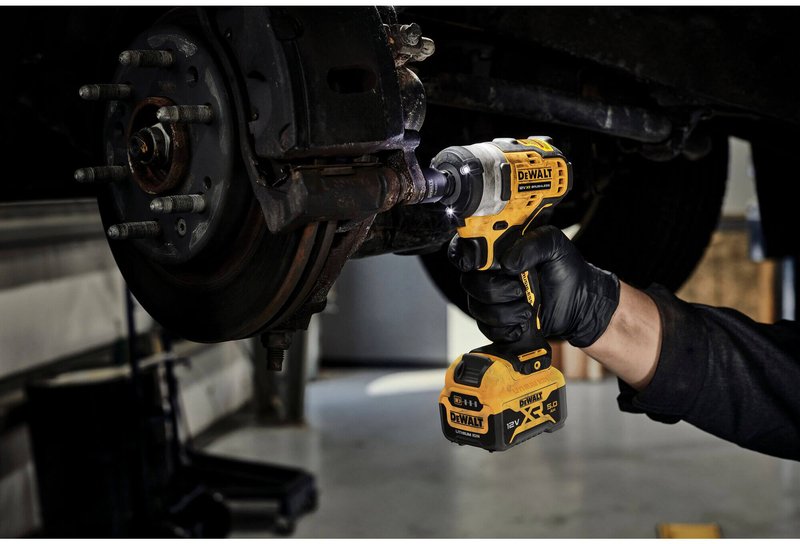 Гайкокрут ударный акумуляторний безщітковий DeWALT DCF901P2