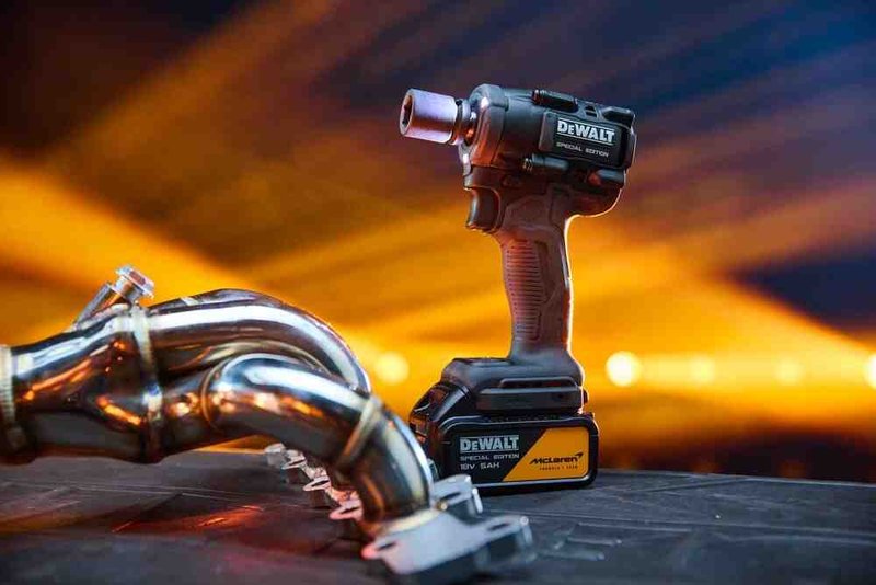 Гайкокрут ударний акумуляторний безщітковий McLaren F1 TEAM SPECIAL EDITION DeWALT DCF92MP2T