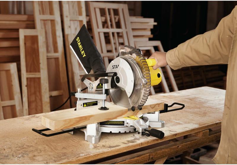 Пила торцювальна мережева Stanley SM16
