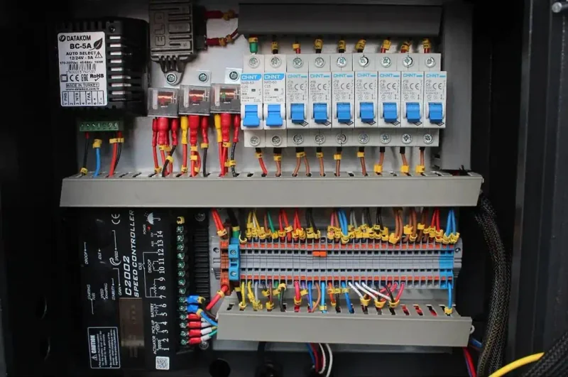 Дизельний генератор UNIVERSAL UND-BD 250 KVA
