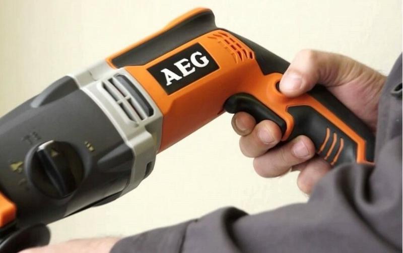 Перфоратор AEG KH28SuperXEKkit4SET (4935464151)