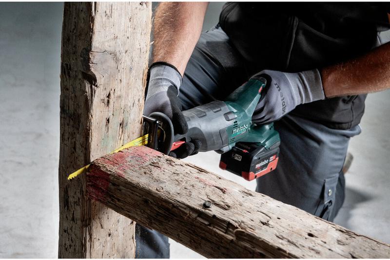 Акумуляторна шабельна пила Metabo SSE 18 LTX BL Каркас в кейсі (602267840) (без акумулятора і ЗП)