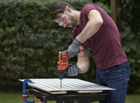 Дриль ударний BLACK DECKER BEH200