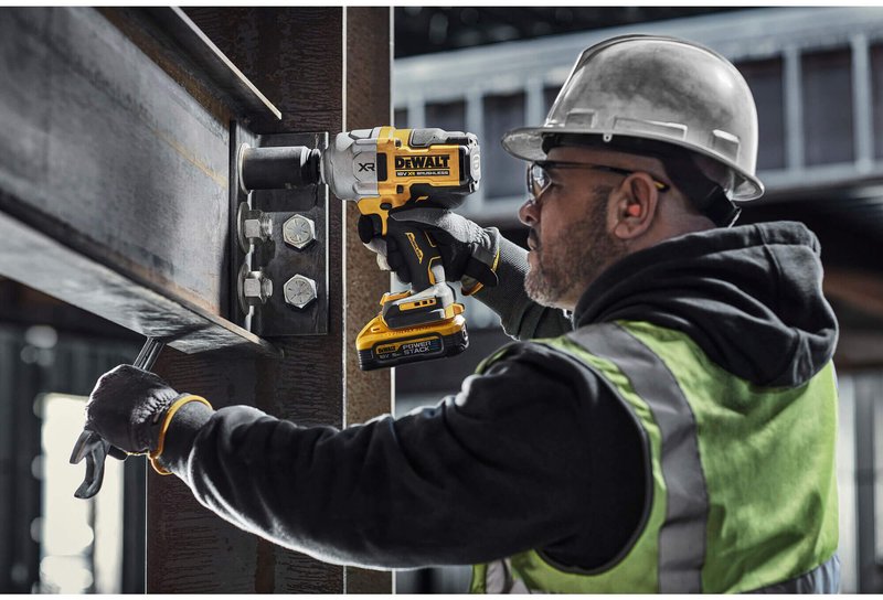 Гайкокрут ударний акумуляторний безщітковий DeWALT DCF961H2T