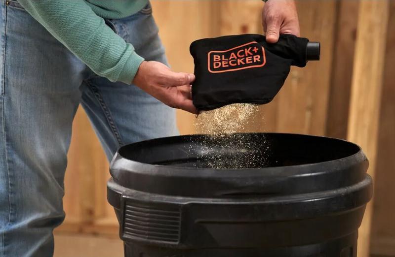 Торцювальна пилка BLACK+DECKER BES701