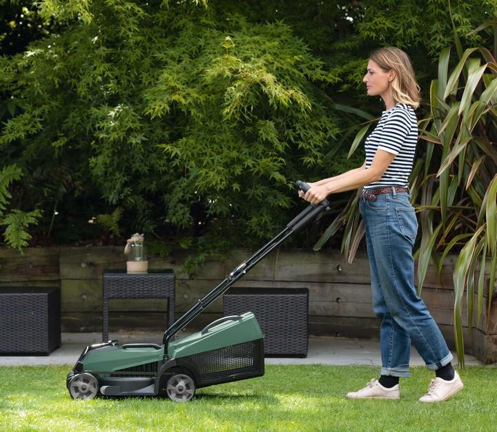 Акумуляторна газонокосарка Bosch CityMower 18V-32-300 (06008B9A07)