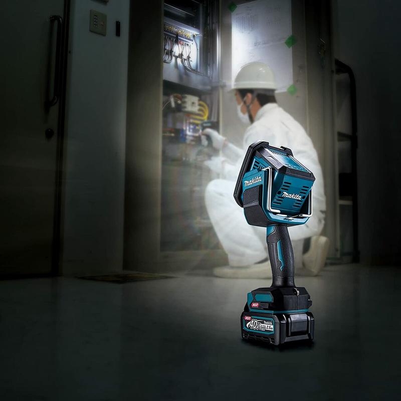 Акумуляторний ліхтар Makita XGT 40V Max ML007G (без АКБ та ЗП)
