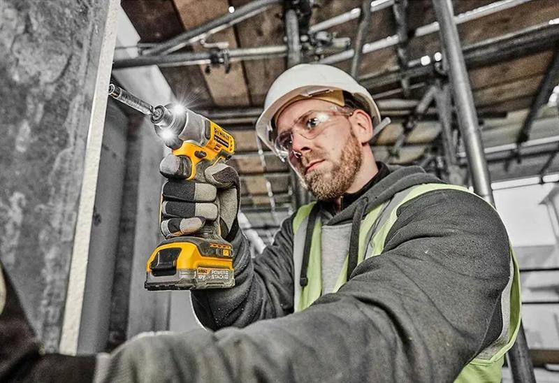 Шурупокрут ударний акумуляторний DeWalt DCF840NT (без АКБ та ЗП)