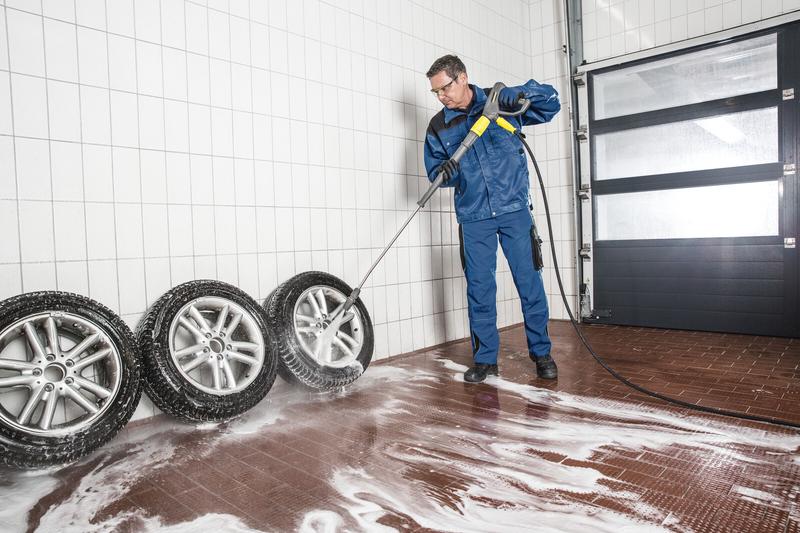 Апарат високого тиску Karcher HDS-E 8/16-4M (1.030-904.0)