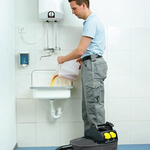 Миючий пилосос Karcher Puzzi 8-1 C hand nozzle