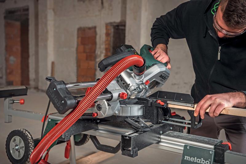 Торцювальна пила мережева Metabo KGS216M (613216000)