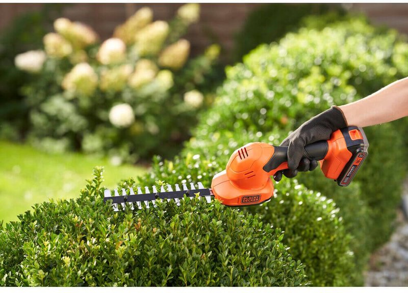 Кущоріз-ножиці акумуляторні BLACK+DECKER BCSS18D1