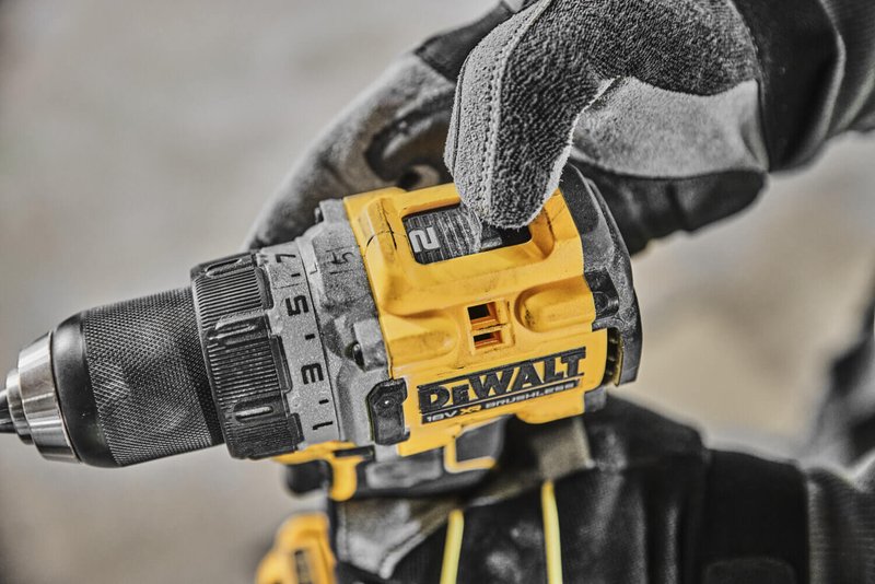 Дриль-шуруповерт акумуляторний безщітковий DeWALT DCD800E2T