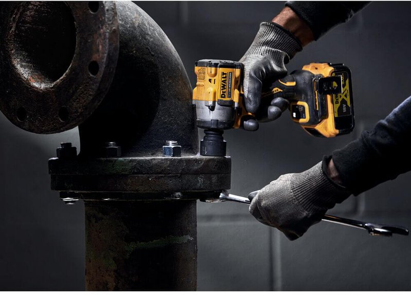 Гайкокрут ударний акумуляторний безщітковий DeWALT DCF922P2T
