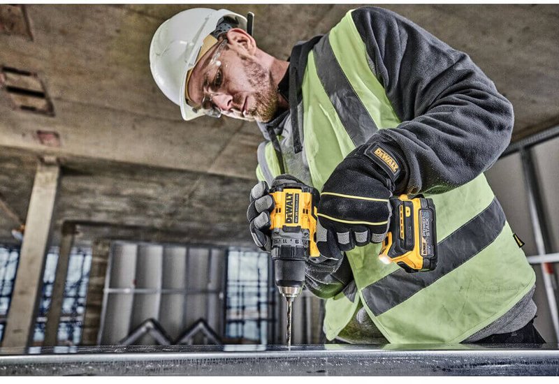 Дриль-шуруповерт акумуляторний безщітковий DeWALT DCD800NT