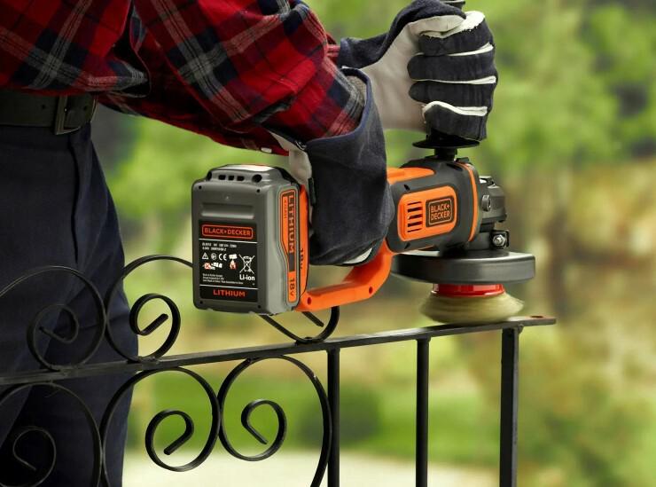 Акумуляторний дриль-шурупокрут BLACK+DECKER BDCDC18KB + чемодан + BCG720N