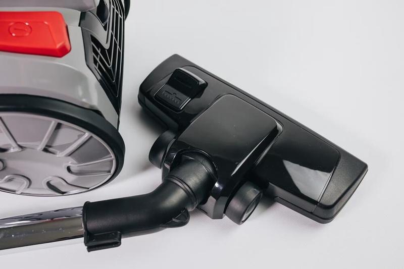 Пилосос Grunhelm GVCM243CR