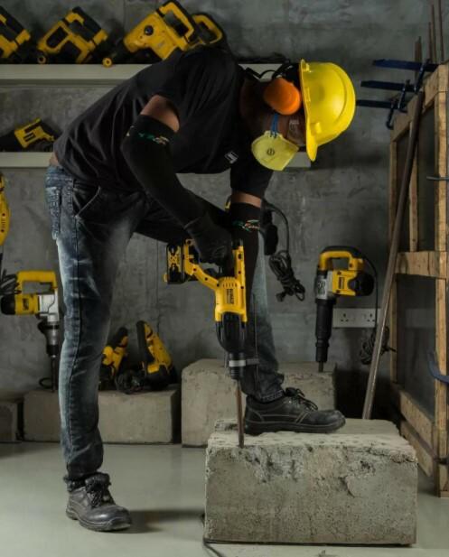Перфоратор акумуляторний бесщеточний DeWALT DCH133M1 + DCB187