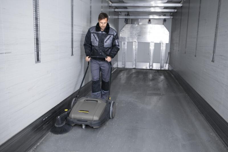 Підмітальна машина з ручним керування Karcher KM 70-20 C