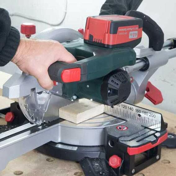 Акумуляторна пила торцювальна Metabo KS 18 LTX 216 (619000850) (без акумулятора і ЗП)