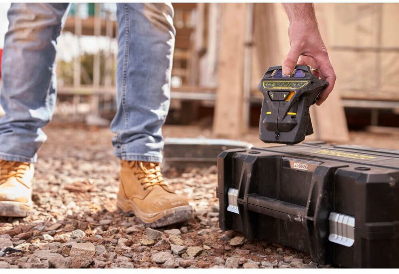 Рівень лазерний FatMax®MultilineGreen трипроменевий площинний самовирівнюючий, чемодан STANLEY FMHT1-77356