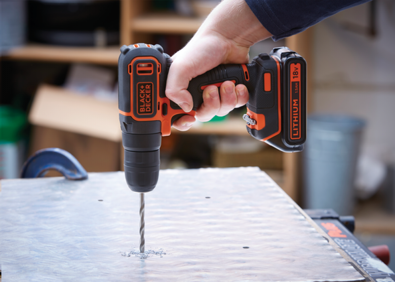 Дриль-шурупокрут акумуляторний BLACK DECKER BDCD18