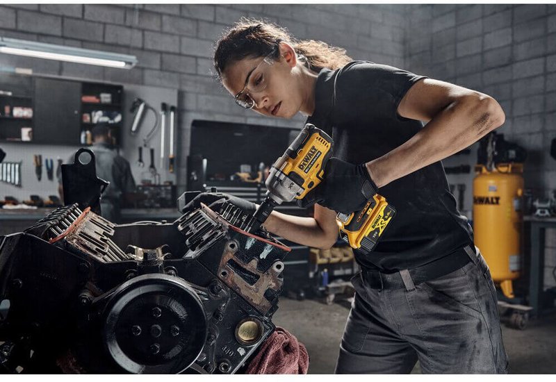 Гайкокрут ударний акумуляторний безщітковий DeWALT DCF891N