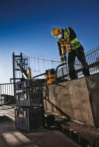Бур з пустотілим стволом, 4 Y-подібні кромки DeWALT (DT60230)