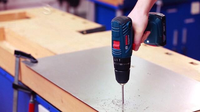 Акумуляторний шурупокрут Bosch GSR 180-LI (06019F8100)